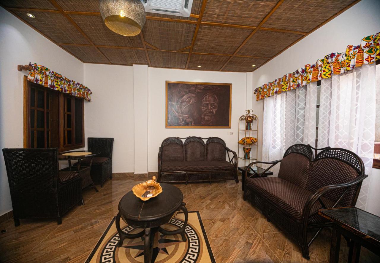 Ike'S Cultural Village Kumasi Zewnętrze zdjęcie