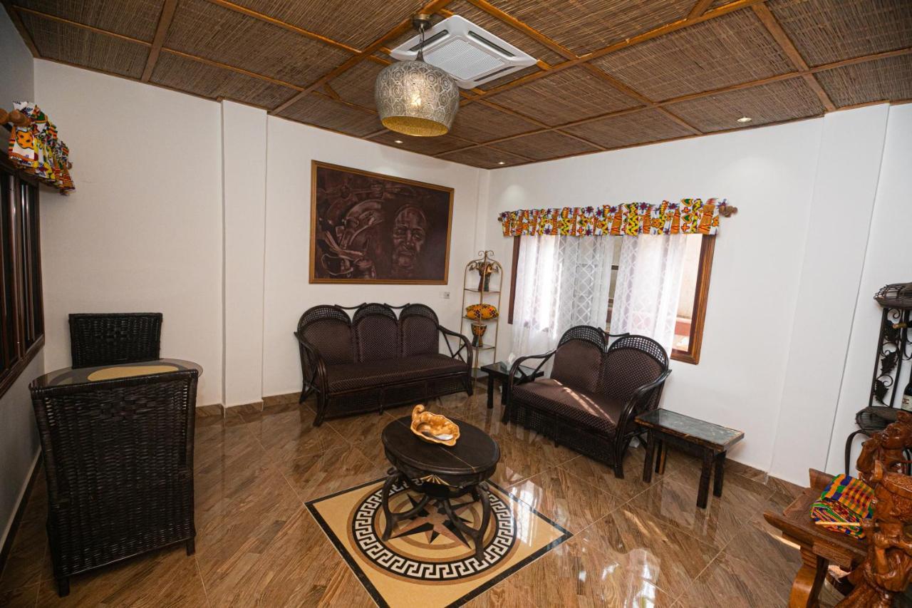 Ike'S Cultural Village Kumasi Zewnętrze zdjęcie