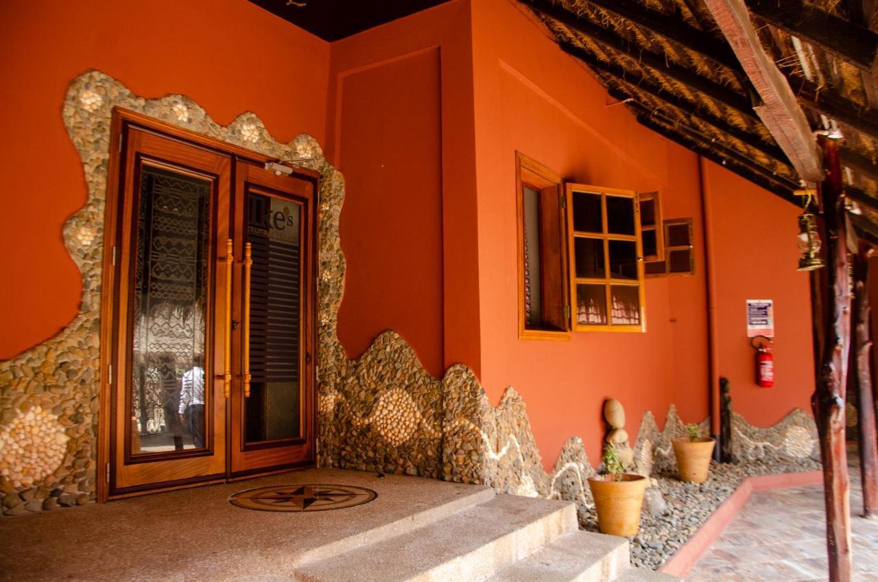 Ike'S Cultural Village Kumasi Zewnętrze zdjęcie