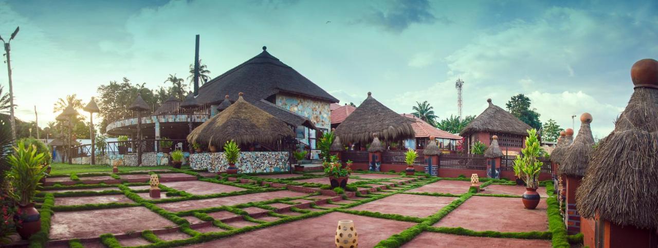 Ike'S Cultural Village Kumasi Zewnętrze zdjęcie